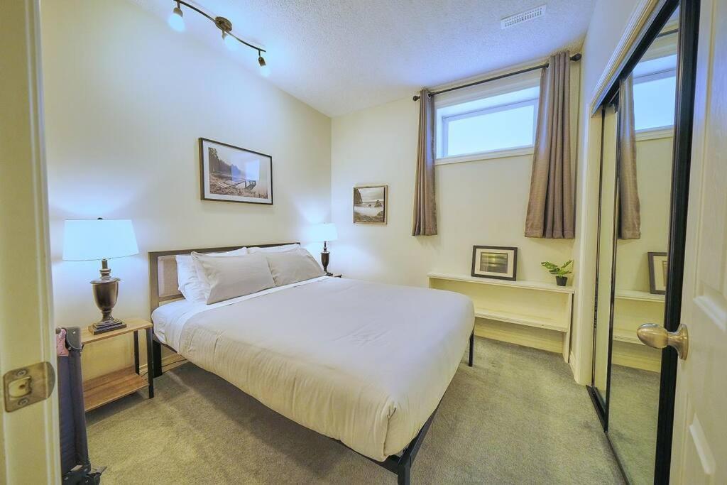 Casa Pura Vida Hot Tub, Pool & Ping Pong Tables W Backyard & Bbq Apartment *