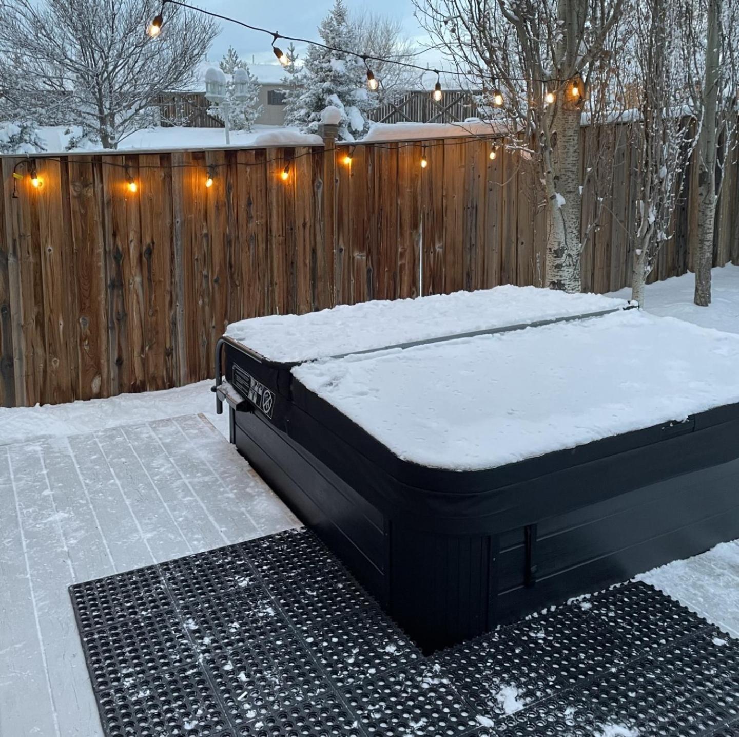 Casa Pura Vida Hot Tub, Pool & Ping Pong Tables W Backyard & Bbq *